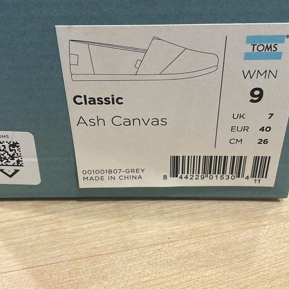 TOMS ASH CANVAS SHOES sz 9 - Picture 3 of 4